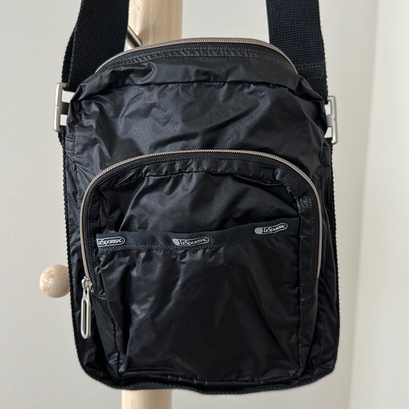 LeSportSac black nylon crossbody bag - Picture 2 of 10